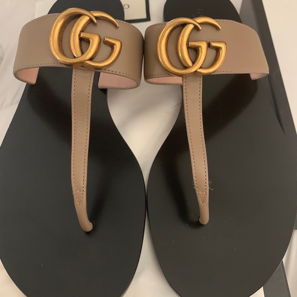Gucci Marmont Flat Marmont Leather thong